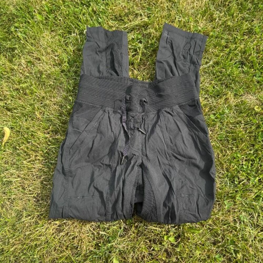 Lululemon Jogger Pants Womens 4 Black Pinstripe High Rise Pockets Yoga Athletic